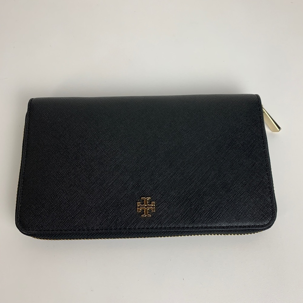 New Tory Burch Robinson Zip Around Phone Wallet